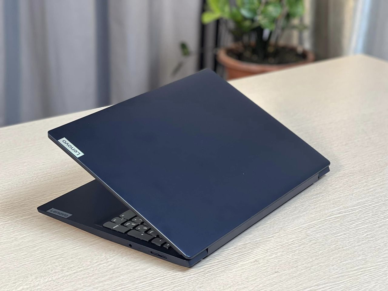 Laptop Lenovo ideaPad 3 15itl05 .jpeg